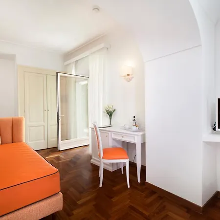 Relais Savarese Pensionat 2*